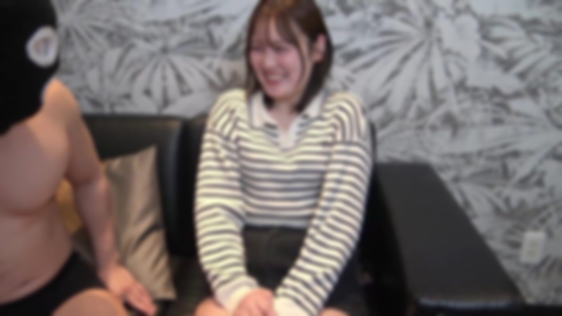 FC2-4474416 合コンで知り合った就活に悩む20歳の大生。面接の緊張をほぐす為、 ハメ撮り中-cd2