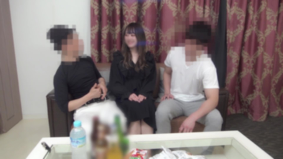 FC2-4440151 フラれて仕事に影響が出だした後輩のため、 お気に入りの色白スレンダー美女と3Pで-cd2